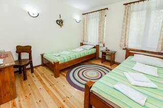 Отель Клуб-Усадьба Бивак Борисов Двухместный номер с 2 отдельными кроватями и общей ванной комнатой-1